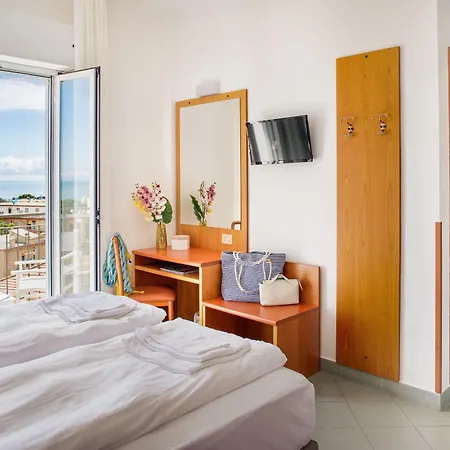 Tritone Hotel 3*
