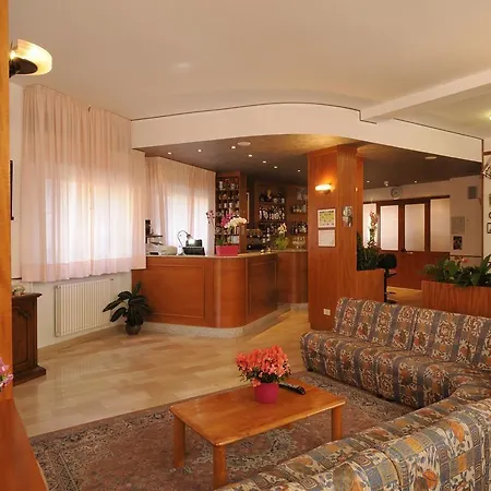 Hotel Tritone