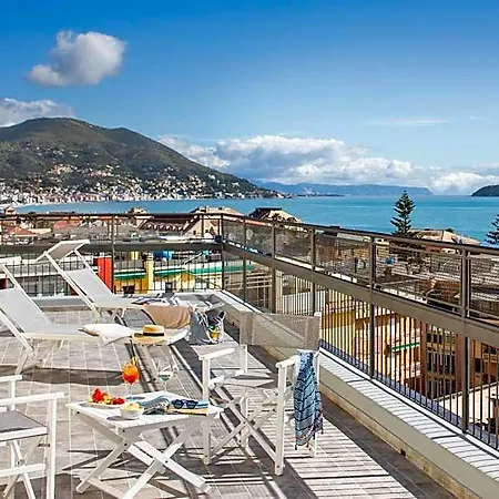 Tritone Hotel 3*