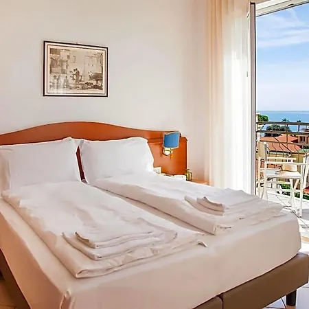 Tritone 3* Laigueglia