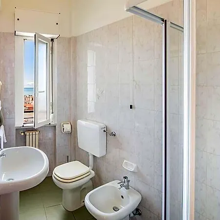 Hotel Tritone